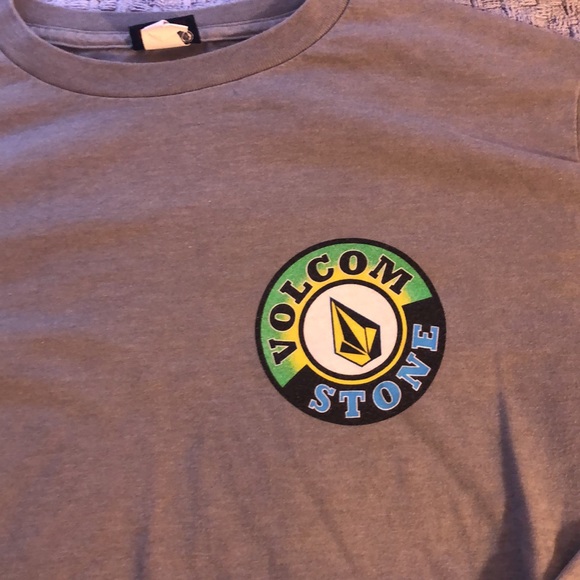 VOLCOM tee 💓 - Picture 3 of 5